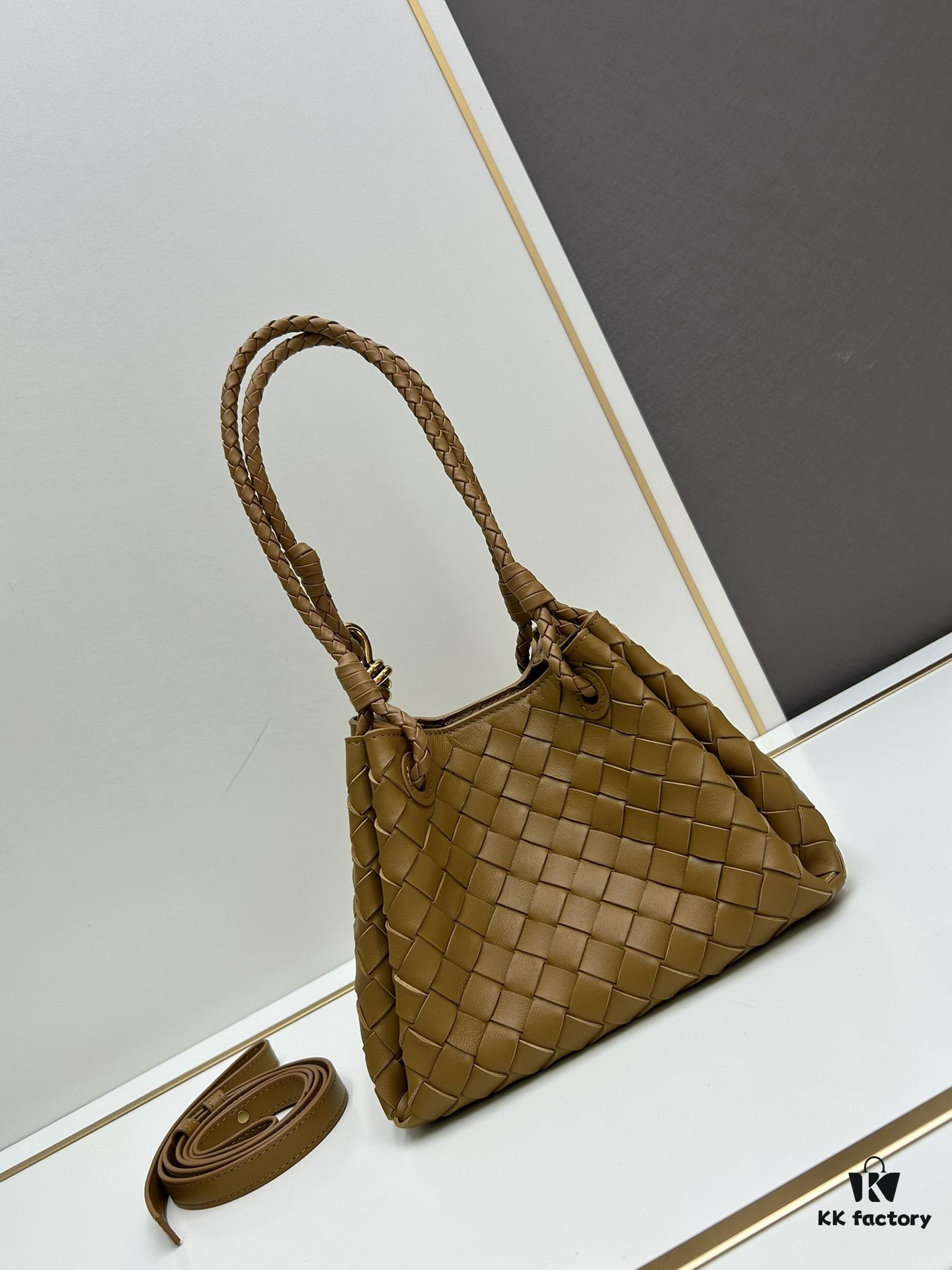 BV's New Arrival! Andiamo Parachute Bag, Inspired by Bottega Veneta's Archive Design, Combines Retro Elements with Modern Style