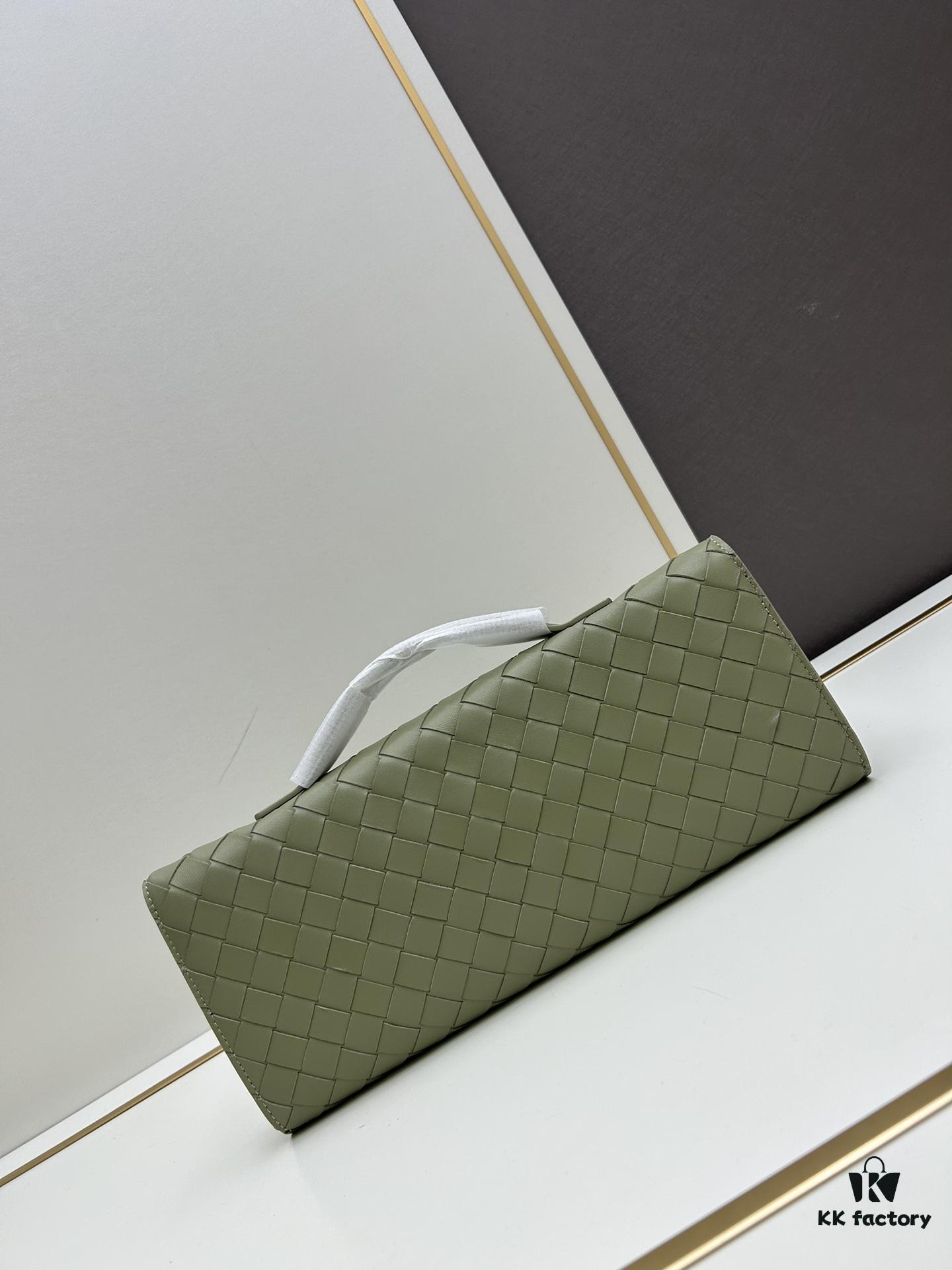 BV Andiamo Evening Clutch, Absolutely Enamored – Stunning Beauty with Strong Presence