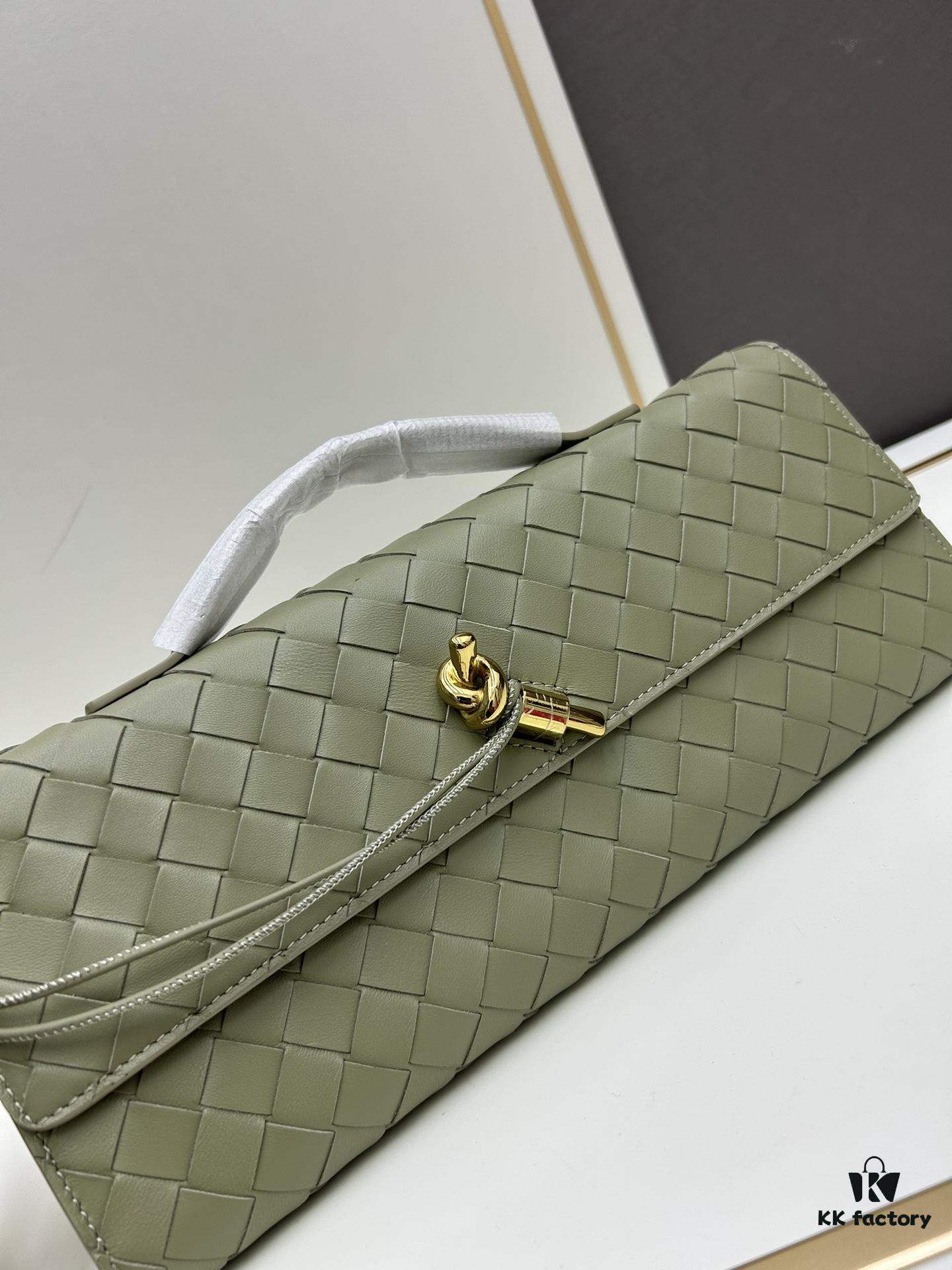 BV Andiamo Evening Clutch, Absolutely Enamored – Stunning Beauty with Strong Presence