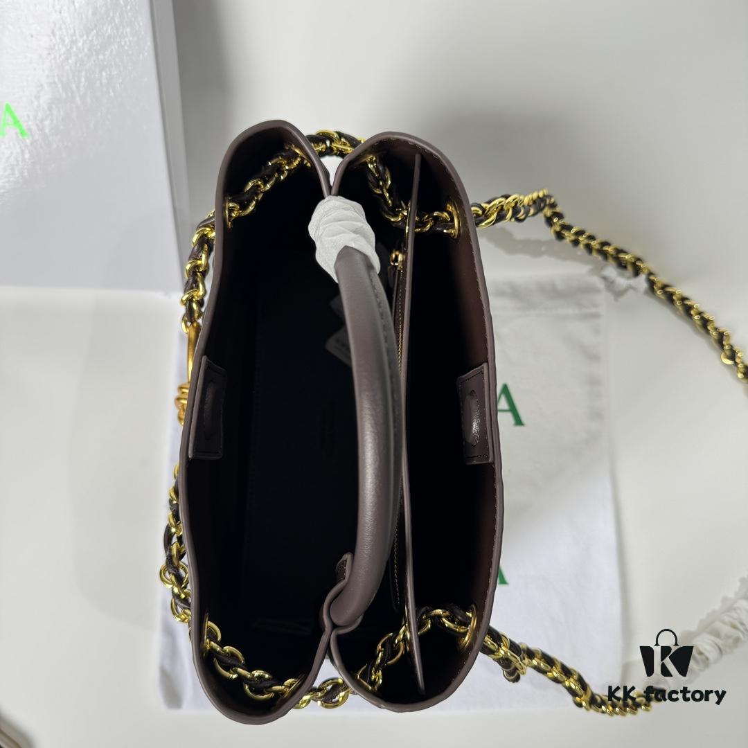 BV | New Arrival Metallic Chain Andiamo Classic Handbag