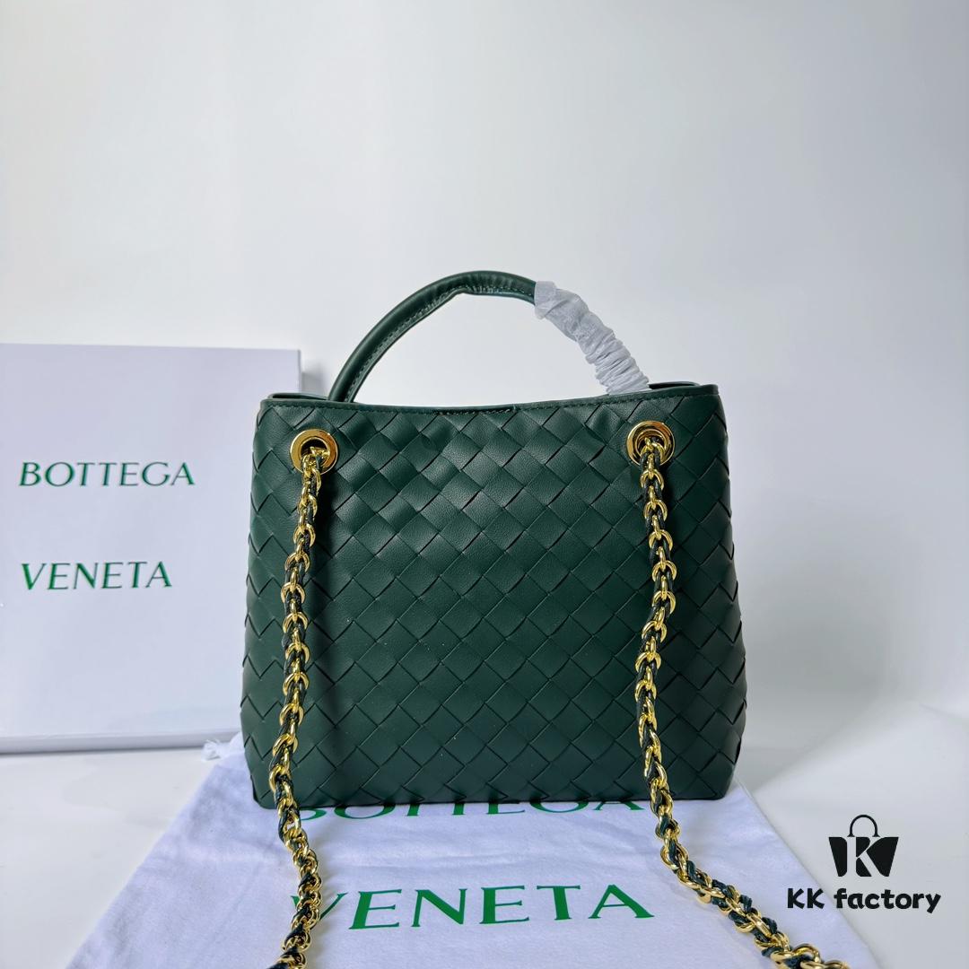 BV | New Arrival Metallic Chain Andiamo Classic Handbag