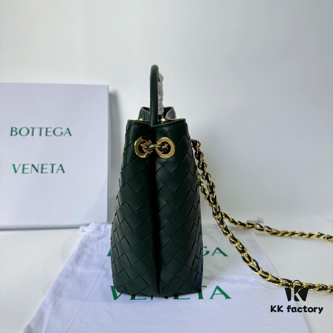 BV | New Arrival Metallic Chain Andiamo Classic Handbag