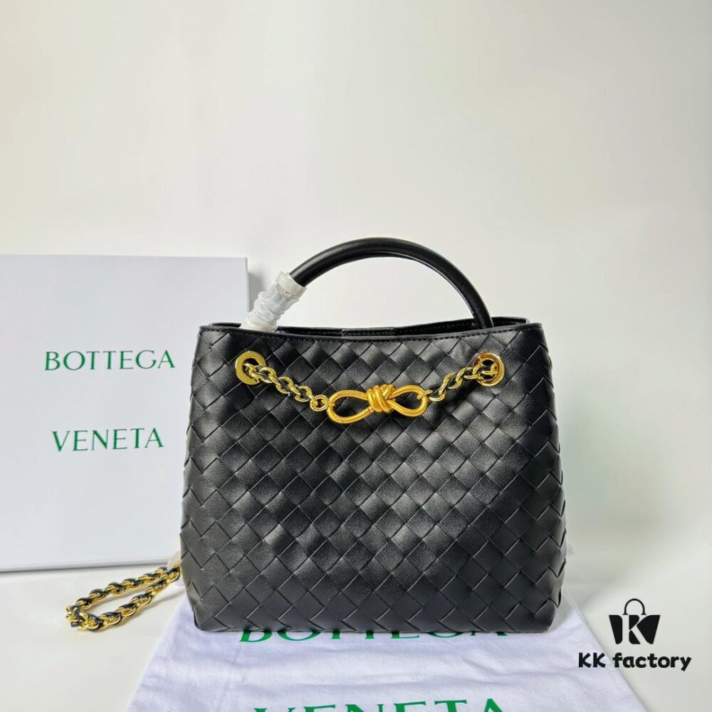 BV | New Arrival Metallic Chain Andiamo Classic Handbag