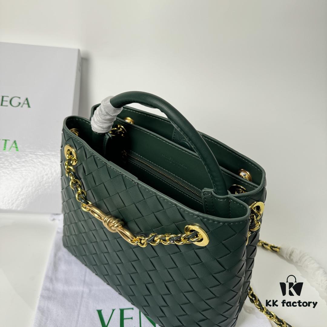 BV | New Arrival Metallic Chain Andiamo Classic Handbag