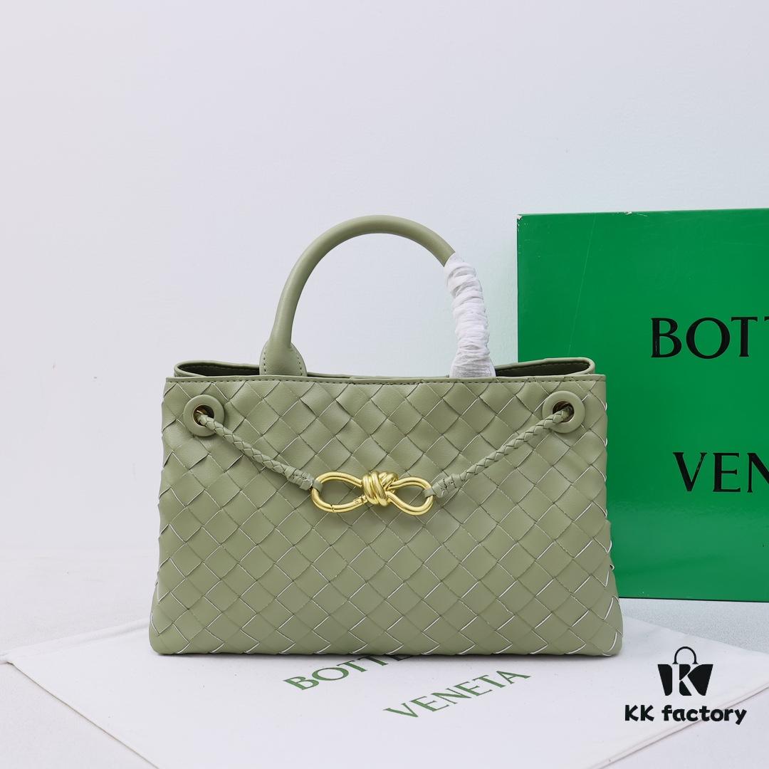 BV Small E/W Andiamo Horizontal Edition S23 Pre-Fall Andiamo Design Woven Style Silhouette Dynamic Craftsmanship Horizontal Layout Exudes Refinement Unique Style More Suitable for Underarm Carry Perfect for Both Casual and Commuter Use