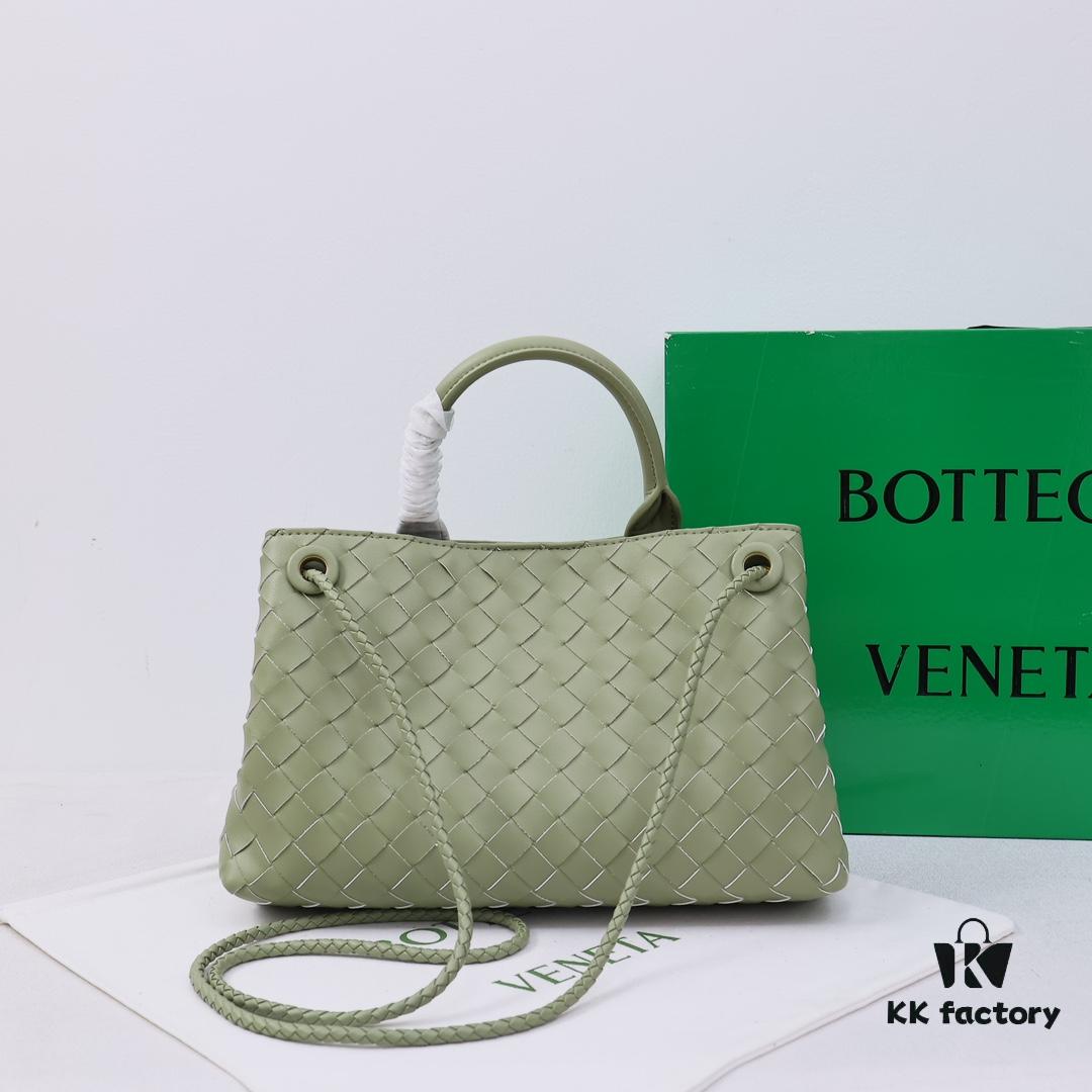 BV Small E/W Andiamo Horizontal Edition S23 Pre-Fall Andiamo Design Woven Style Silhouette Dynamic Craftsmanship Horizontal Layout Exudes Refinement Unique Style More Suitable for Underarm Carry Perfect for Both Casual and Commuter Use