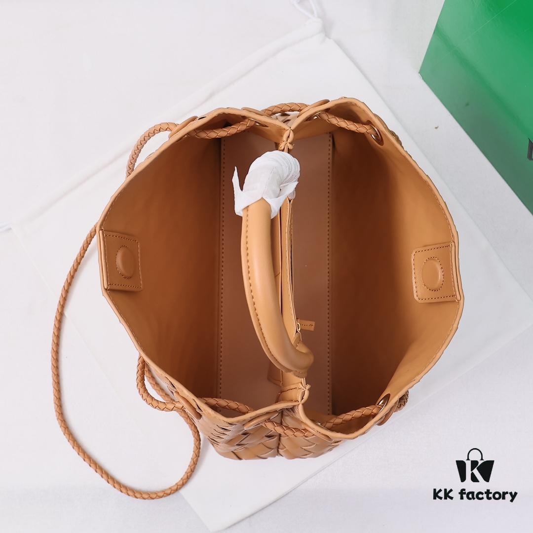 BV | Small E/W Andiamo Horizontal Design S23 Pre-Fall Woven Style Bag