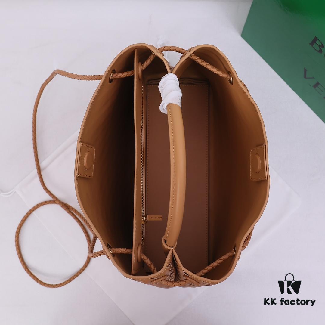 BV | 23 NEW Andiamo Large Bag