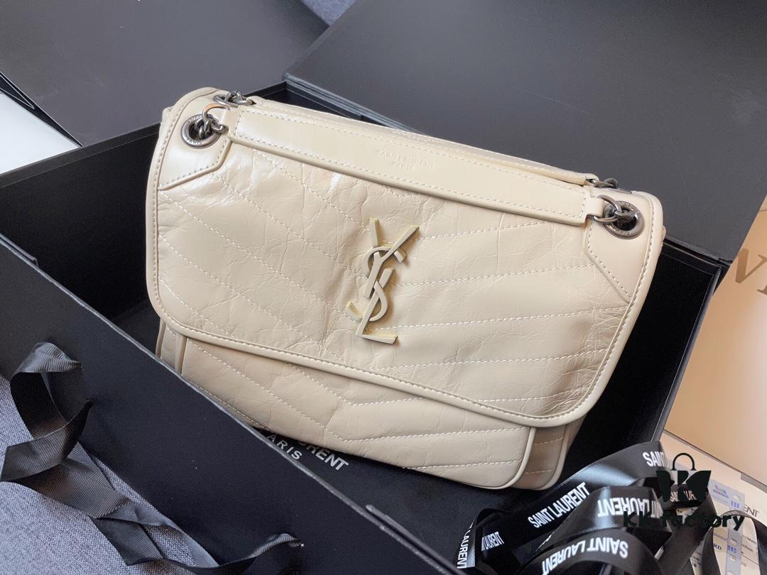 Genuine Leather Medium 28cm MONOGRAMME SAINT LAURENT Flap Shoulder Bag with YSL Logo Charm and Dual-Use Chain Strap