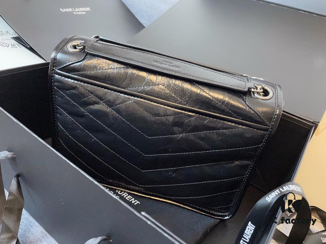 Top Grain Medium 28cm MONOGRAMME SAINT LAURENT Flap Shoulder Bag