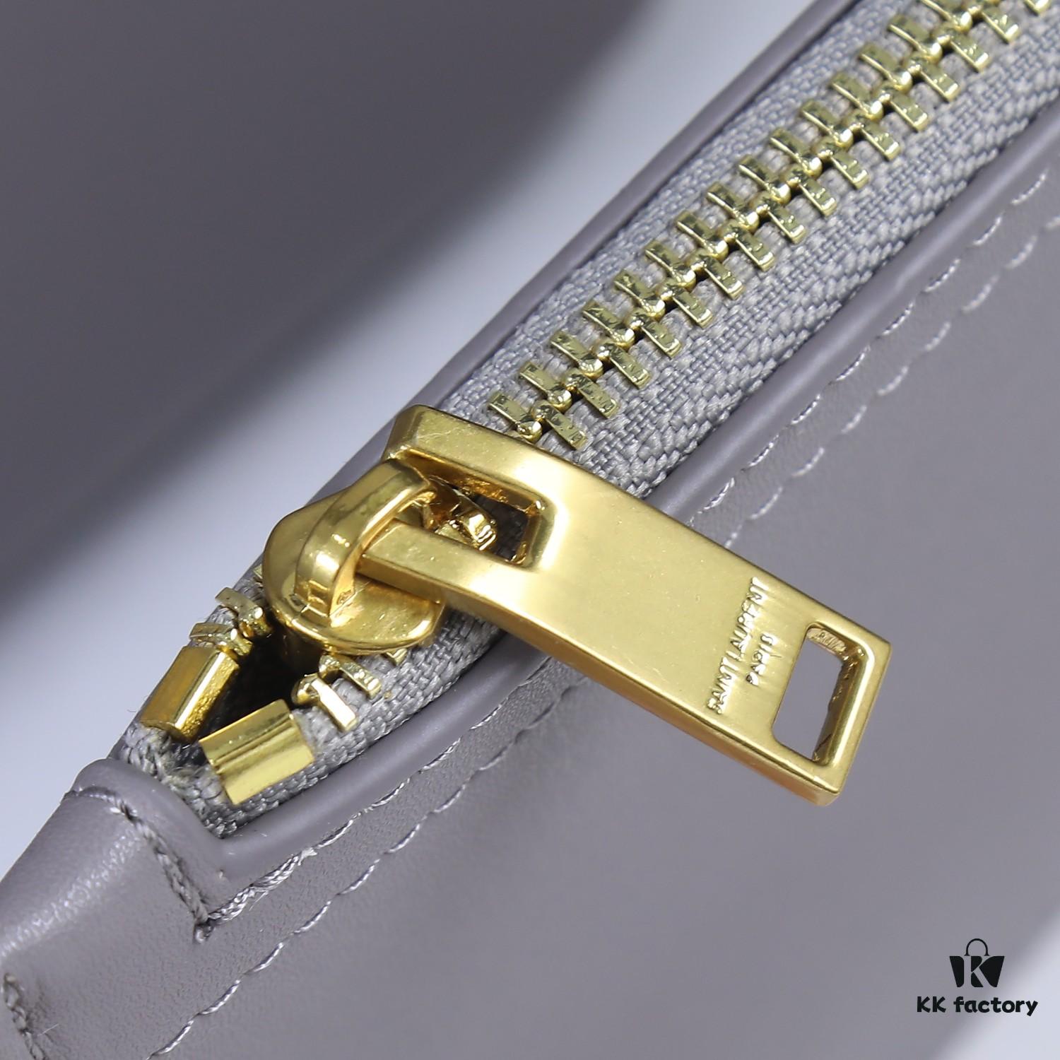 Top Quality Full Cowhide YSL New Tote Bag 🍂🍂 Casual and Versatile, Spacious Interior for Carefree and Secure Travel