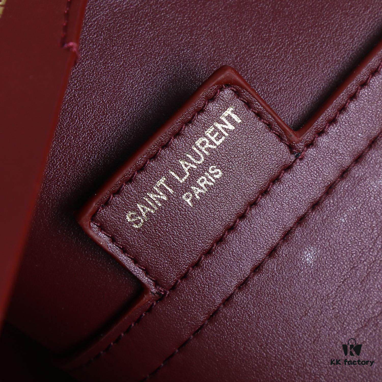 Top Quality Re-stocked! Full Cowhide YSL New Tote Bag 🍂🍂 Casual and Versatile, Spacious Interior for Hassle-free Travel