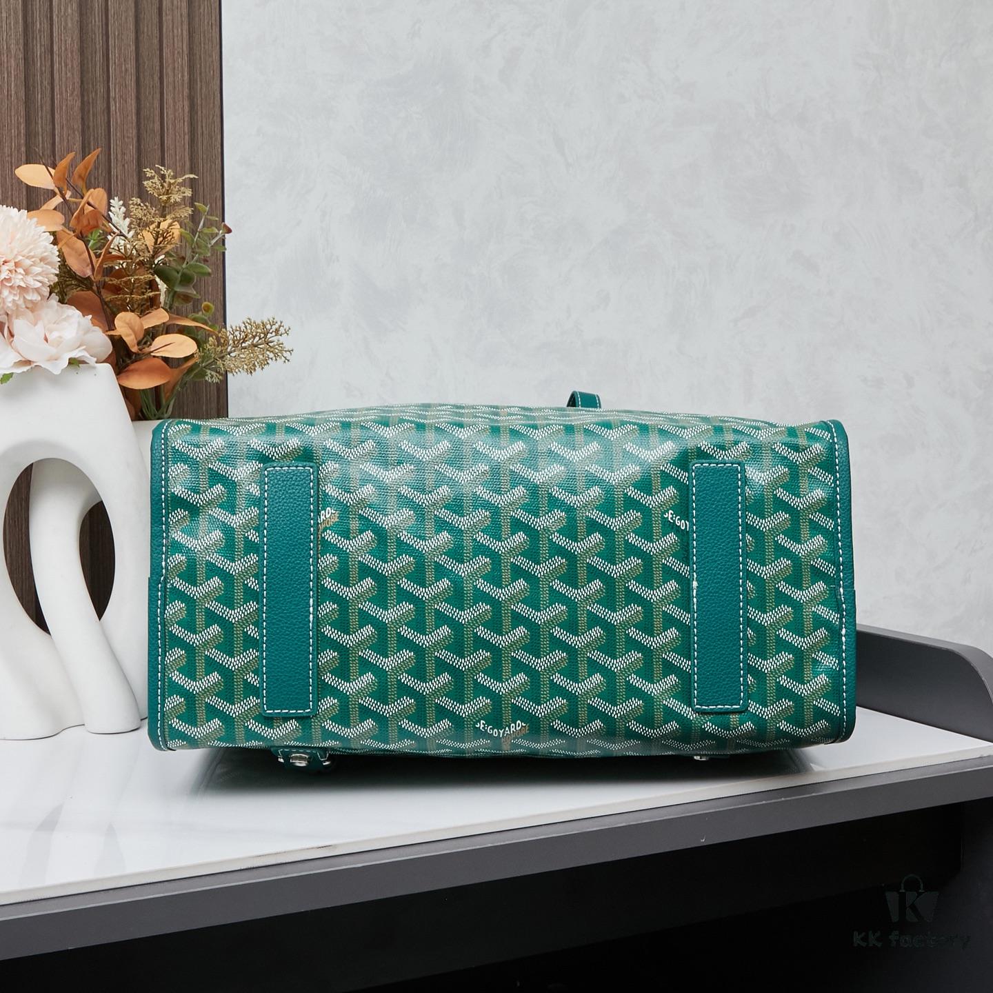 Saint Léger Goya Backpack - Foldable Lightweight Hiking Rucksack with Detachable Strap