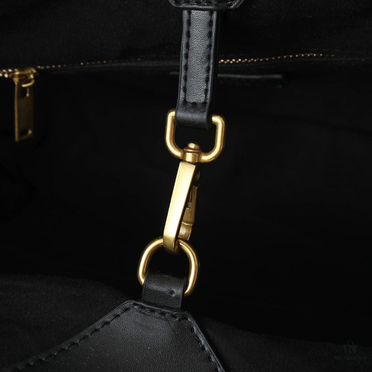 YSL Saint Laurent Rattan Mother-and-Child Tote Bag 💕 Spacious Lightweight Design with Contrasting Colors and Large Y Logo