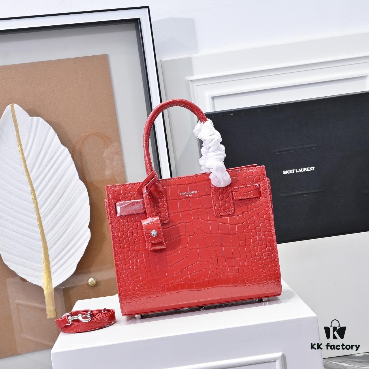 New Arrival Smooth Weave Rose-Inspired Street Style Bag | YSL's Muse Favorite