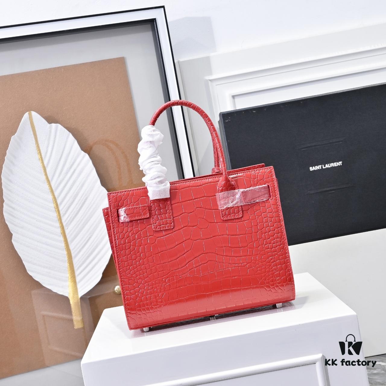 New Arrival Smooth Weave Rose-Inspired Street Style Bag | YSL's Muse Favorite