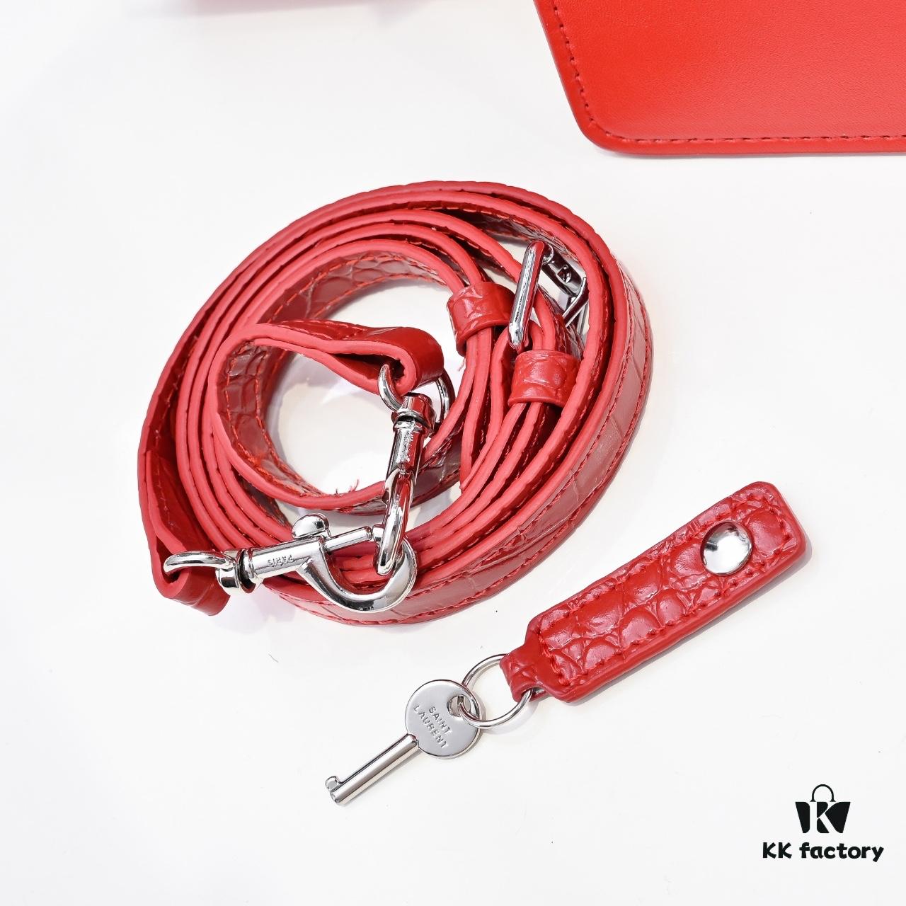 New Arrival Smooth Weave Rose-Inspired Street Style Bag | YSL's Muse Favorite