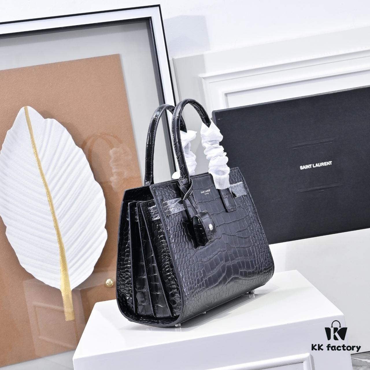 New Arrival Smooth Weave Rose-Inspired Street Style Bag | YSL's Muse Favorite