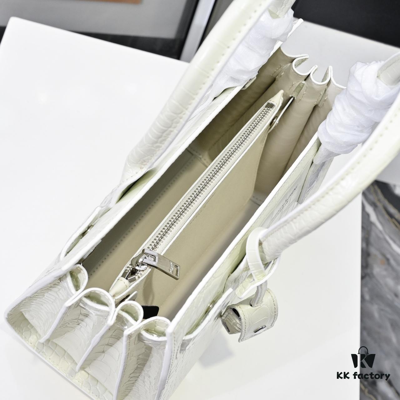 New Arrival Saffiano Leather Kate Chain Bag | YSL Celebrity Muse Rose's Street Style Must-Have