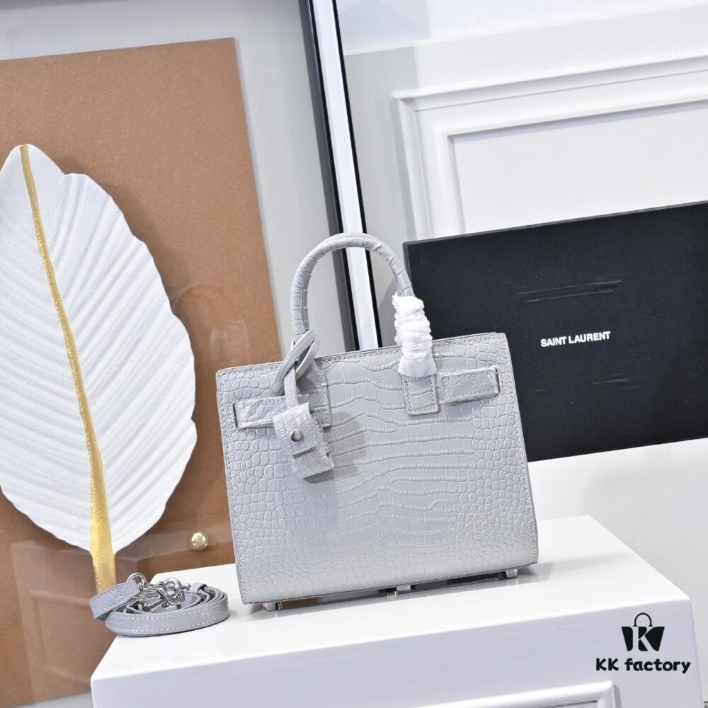 Rose's Street Style Bag | YSL's Muse Wears the Kate Chain Bag