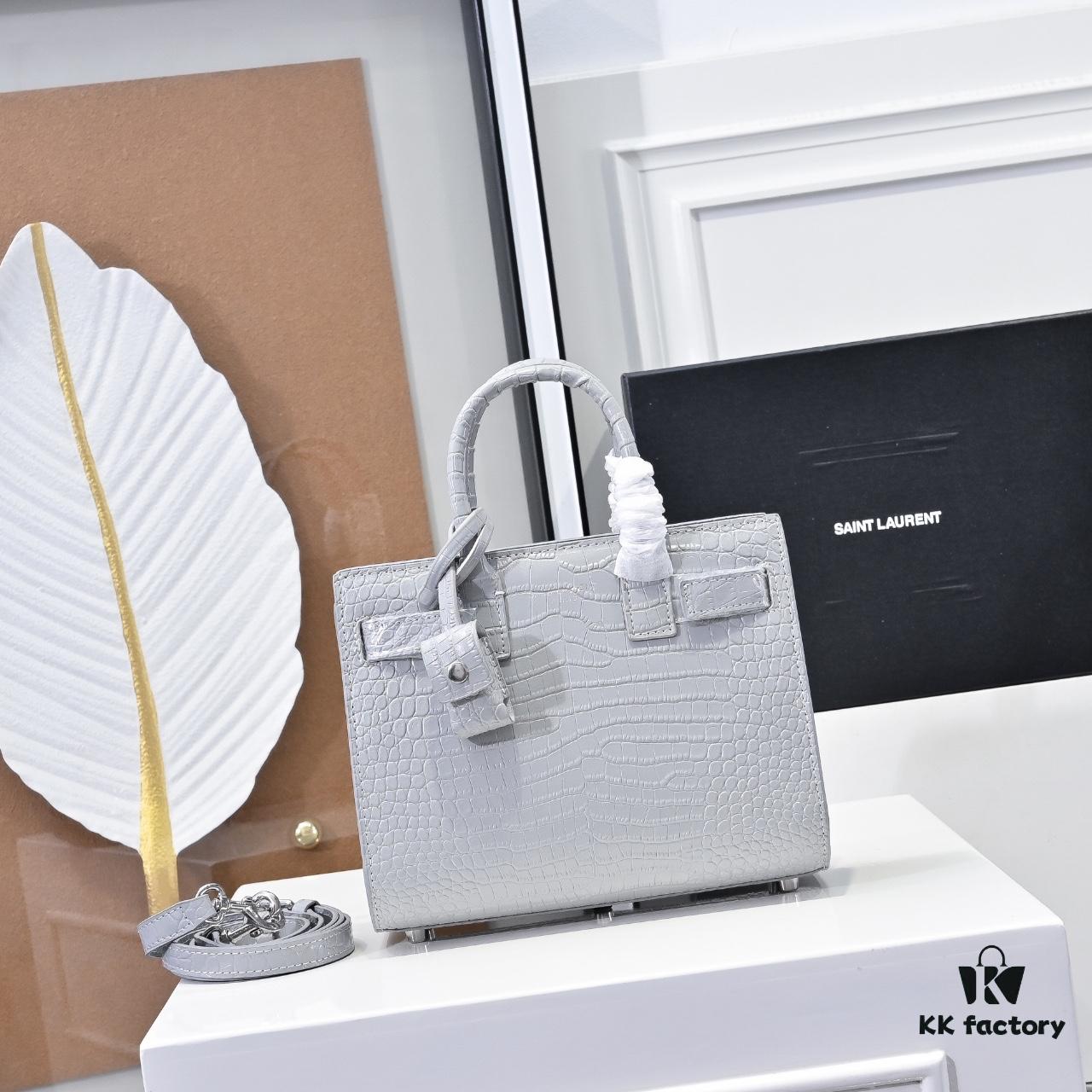 Rose's Street Style Bag | YSL's Muse Wears the Kate Chain Bag