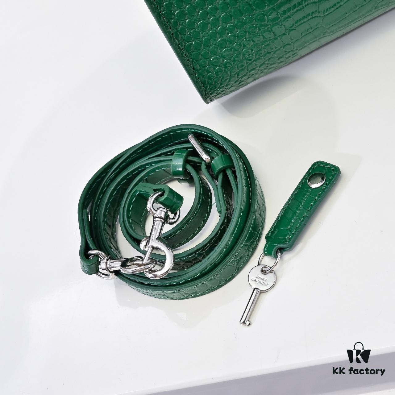 Rose's Street Style Bag | YSL's Muse Makes a Statement