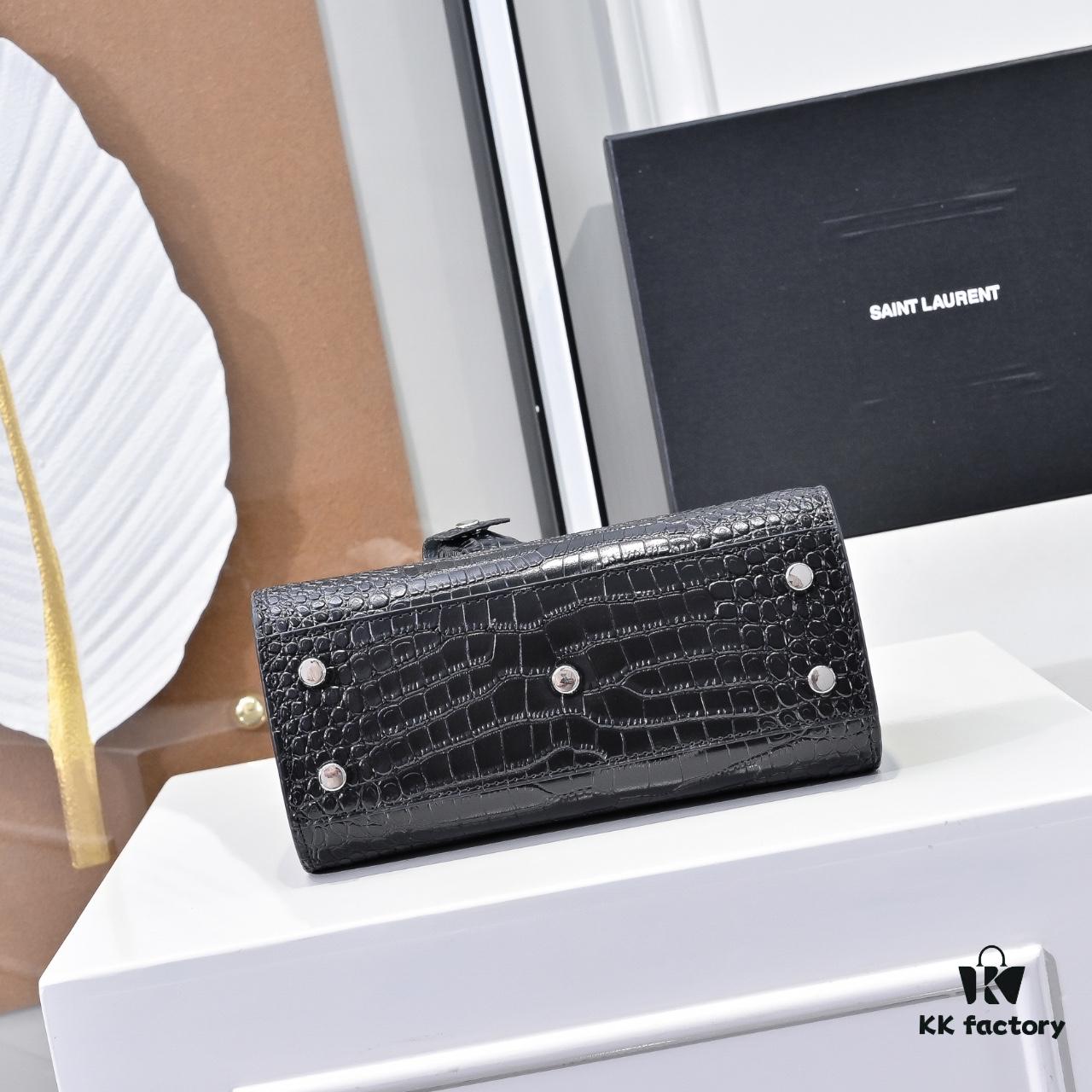 Rose's Street Style Bag | YSL's Muse Has Perfect Taste