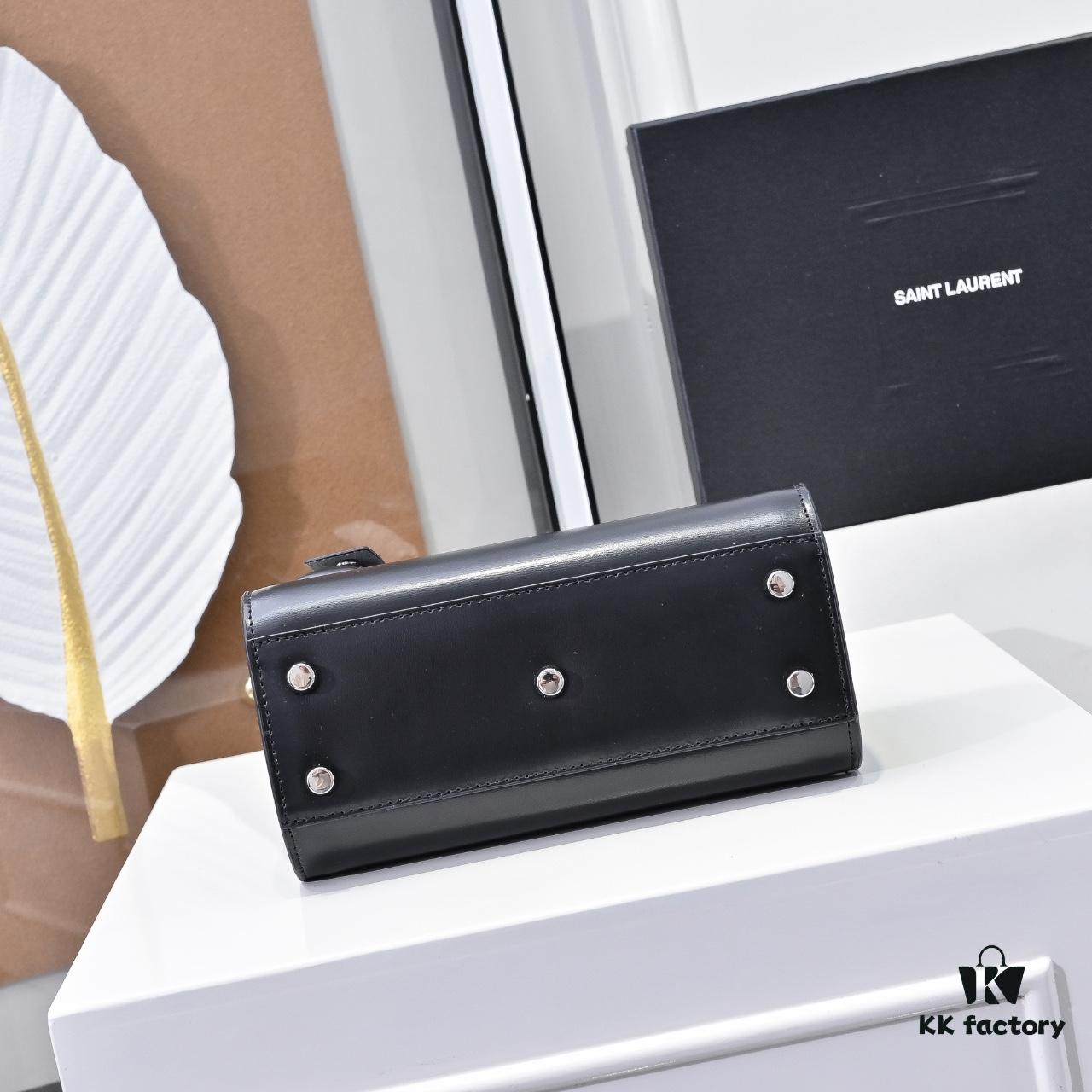 Rose's Street Style Bag | YSL's Muse Inspires Must-Have Look