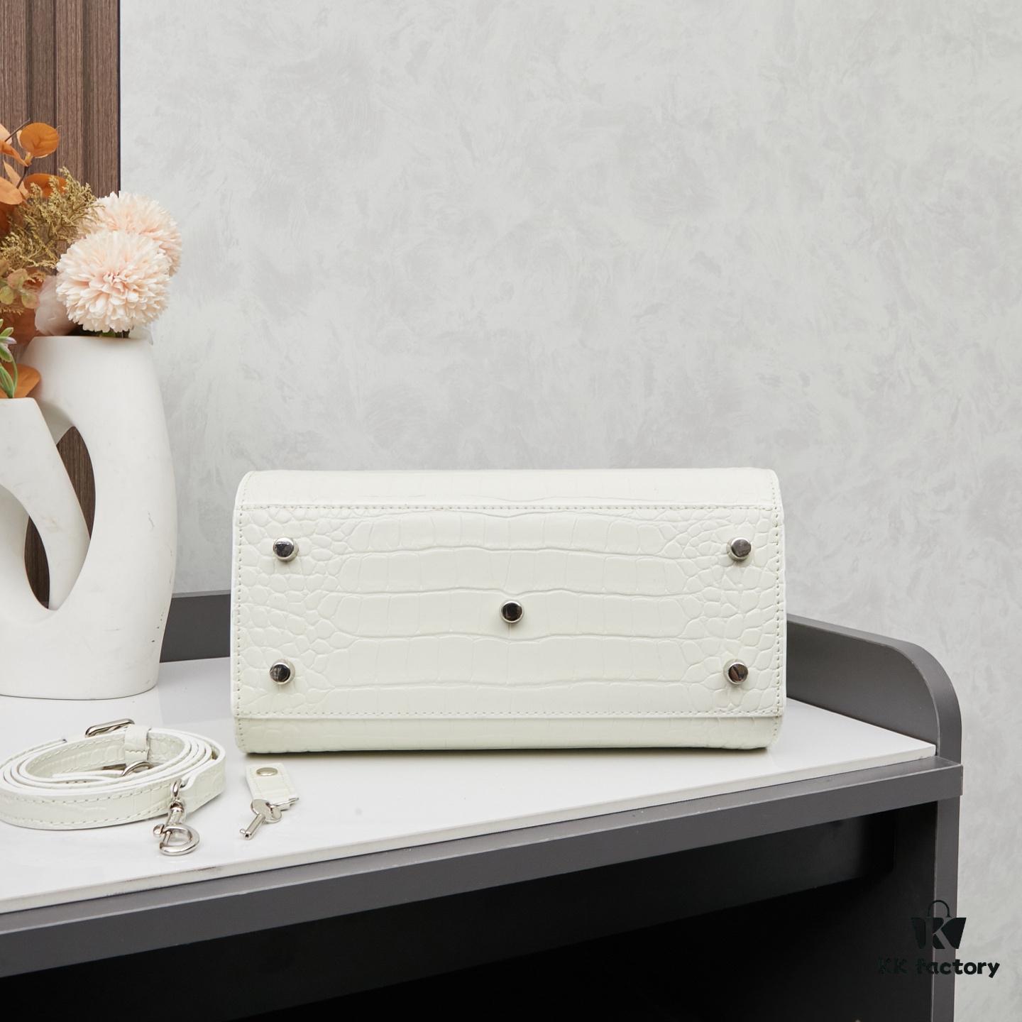 New Crocodile Texture Rose-Inspired Street Style Bag | YSL's Celebrity Muse Favorite