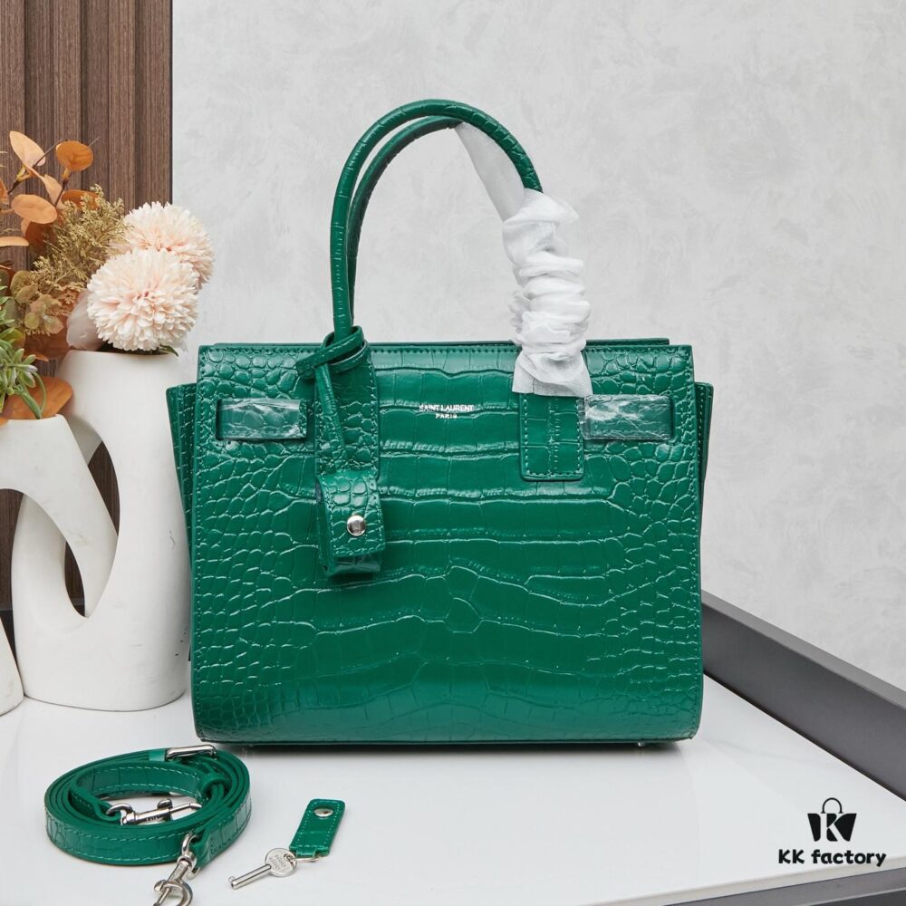 New Crocodile-Textured Bag | Rose's Popular Street Style Bag