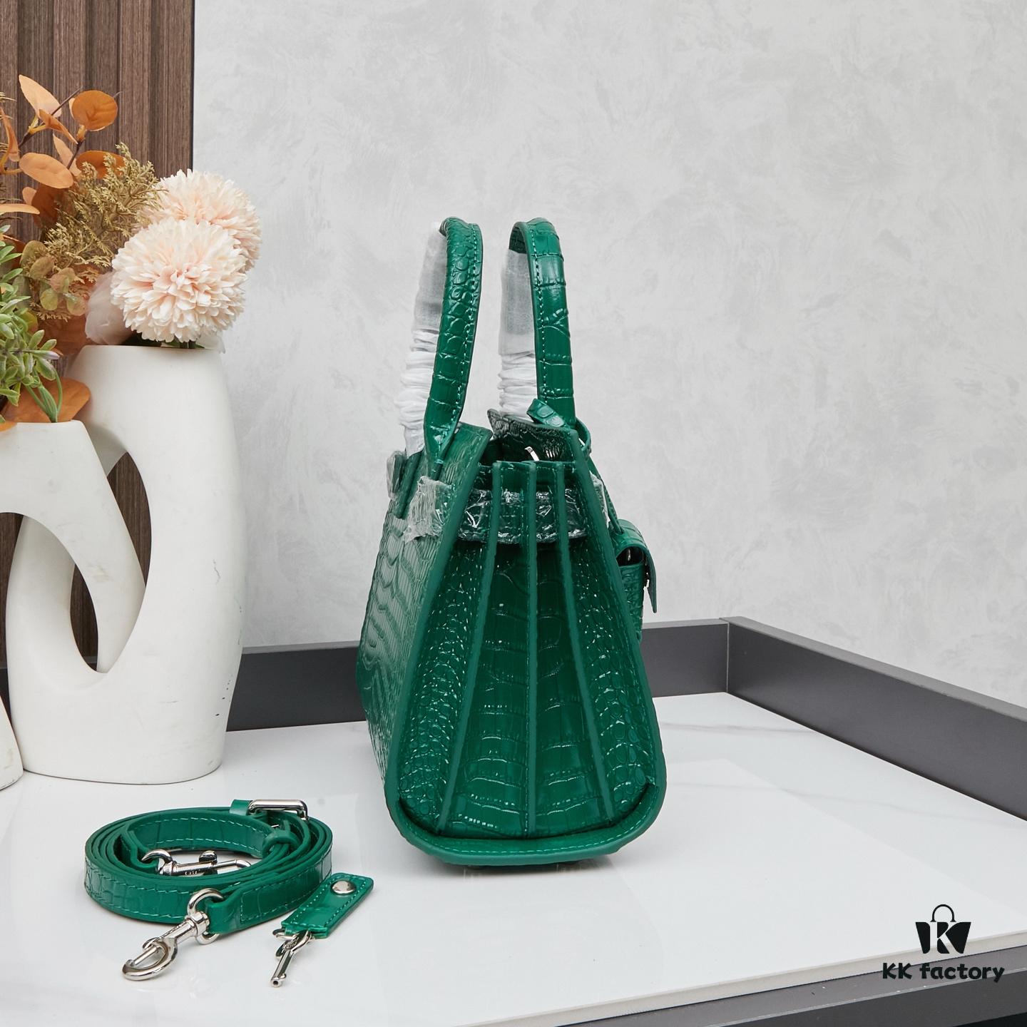 New Crocodile Pattern Bag | Rose's Street Style Must-Have