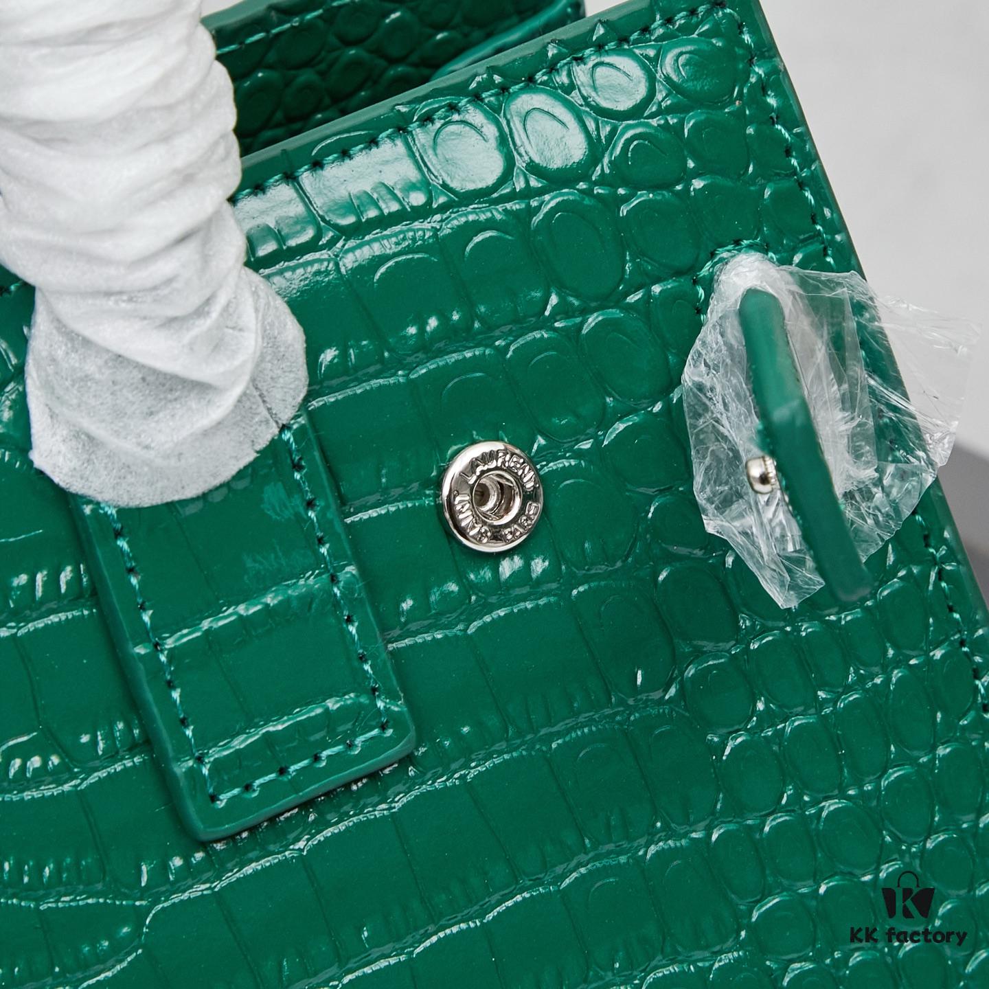 New Crocodile Pattern Bag | Rose's Street Style Must-Have
