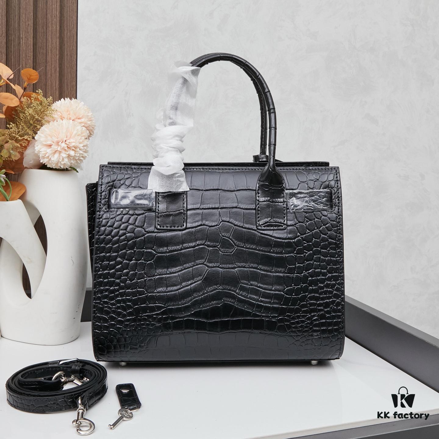 New Crocodile-Textured Kate Chain Bag – Rose's Streetwear Style, YSL-Inspired Luxury Look