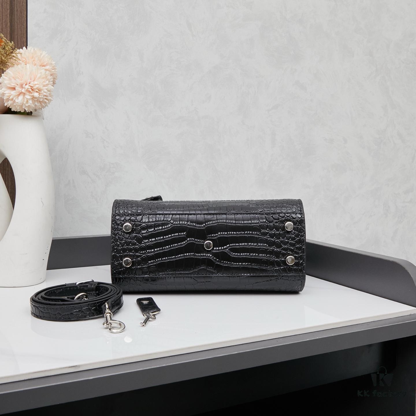 New Crocodile-Textured Bag | Rose's Streetwear Style, YSL's Iconic Kate Chain Bag