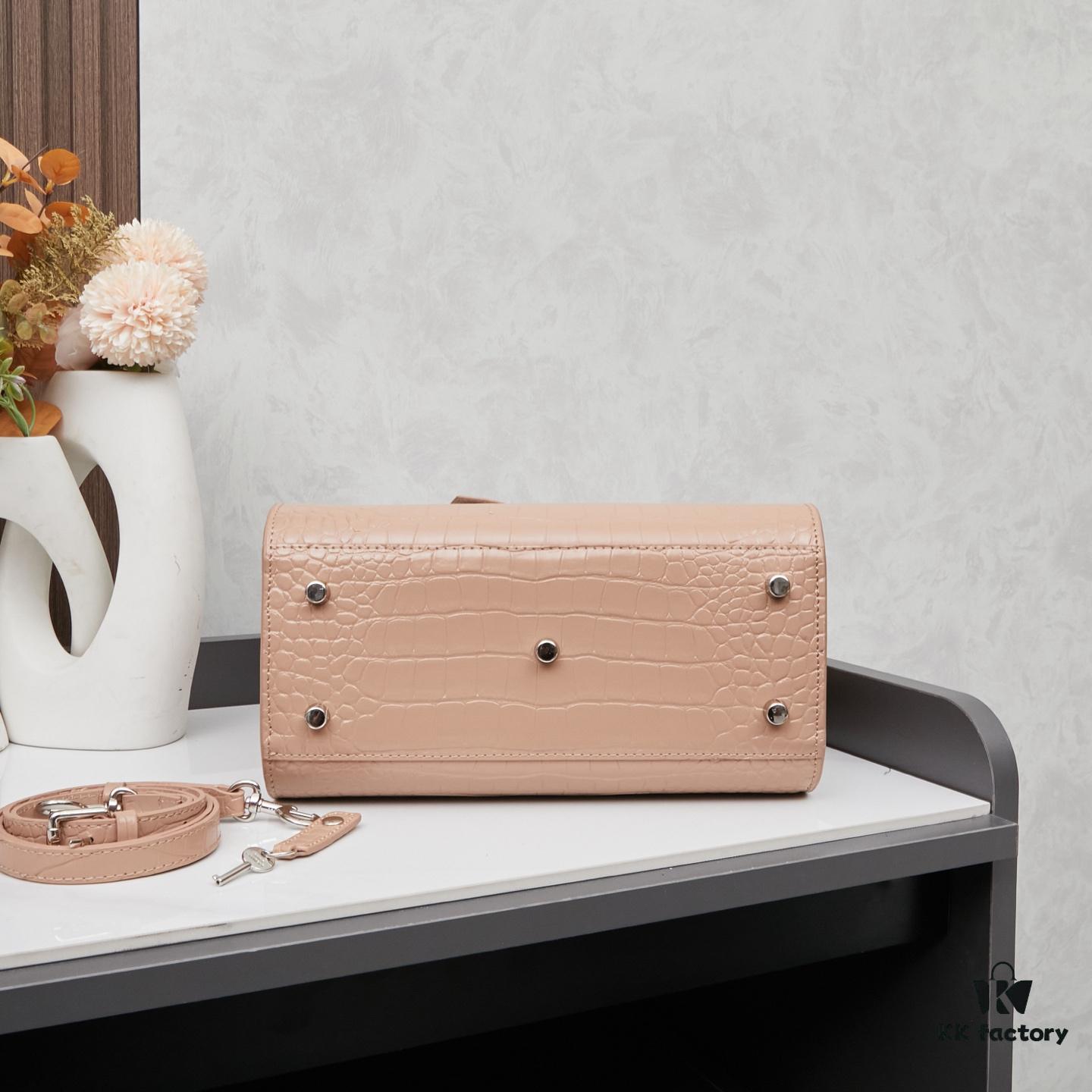 New Crocodile Pattern Bag Inspired by Rose's Street Style | YSL's Iconic Lookalike Chain Shoulder Bag