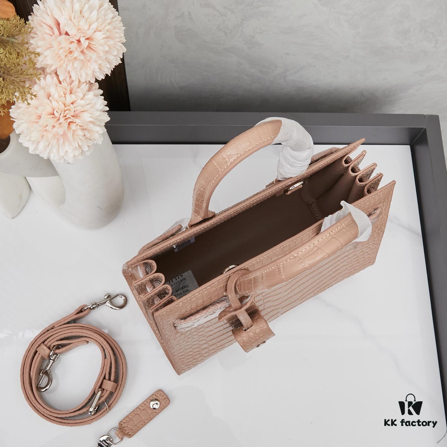 New Crocodile-Texture Rose-Inspired Street-Style Bag | YSL's Ultimate Muse