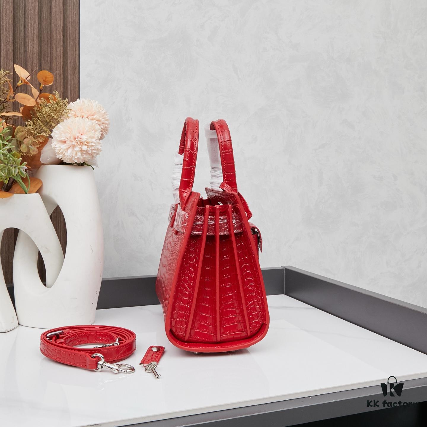 New Crocodile Texture Rose-Inspired Street Style Bag | YSL's Muse Favorite