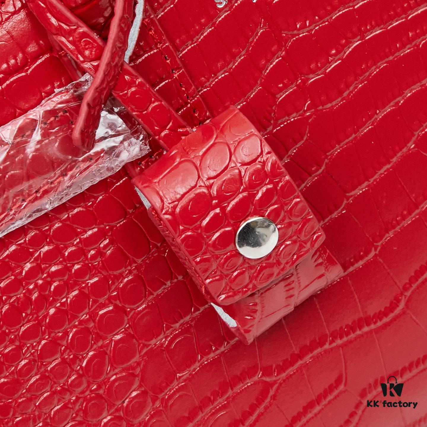 New Crocodile Texture Rose-Inspired Street Style Bag | YSL's Muse Favorite