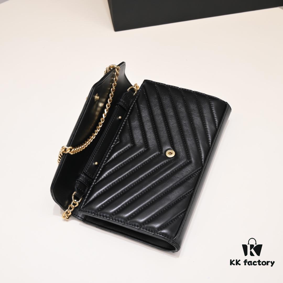 Golden Chain Lambskin! Classic Best-Selling SAINT LAURENT Front Flip Wallet with Detachable Metal Chain, Interlocking YSL Logo, Jacquard Embossed Stitching Decoration