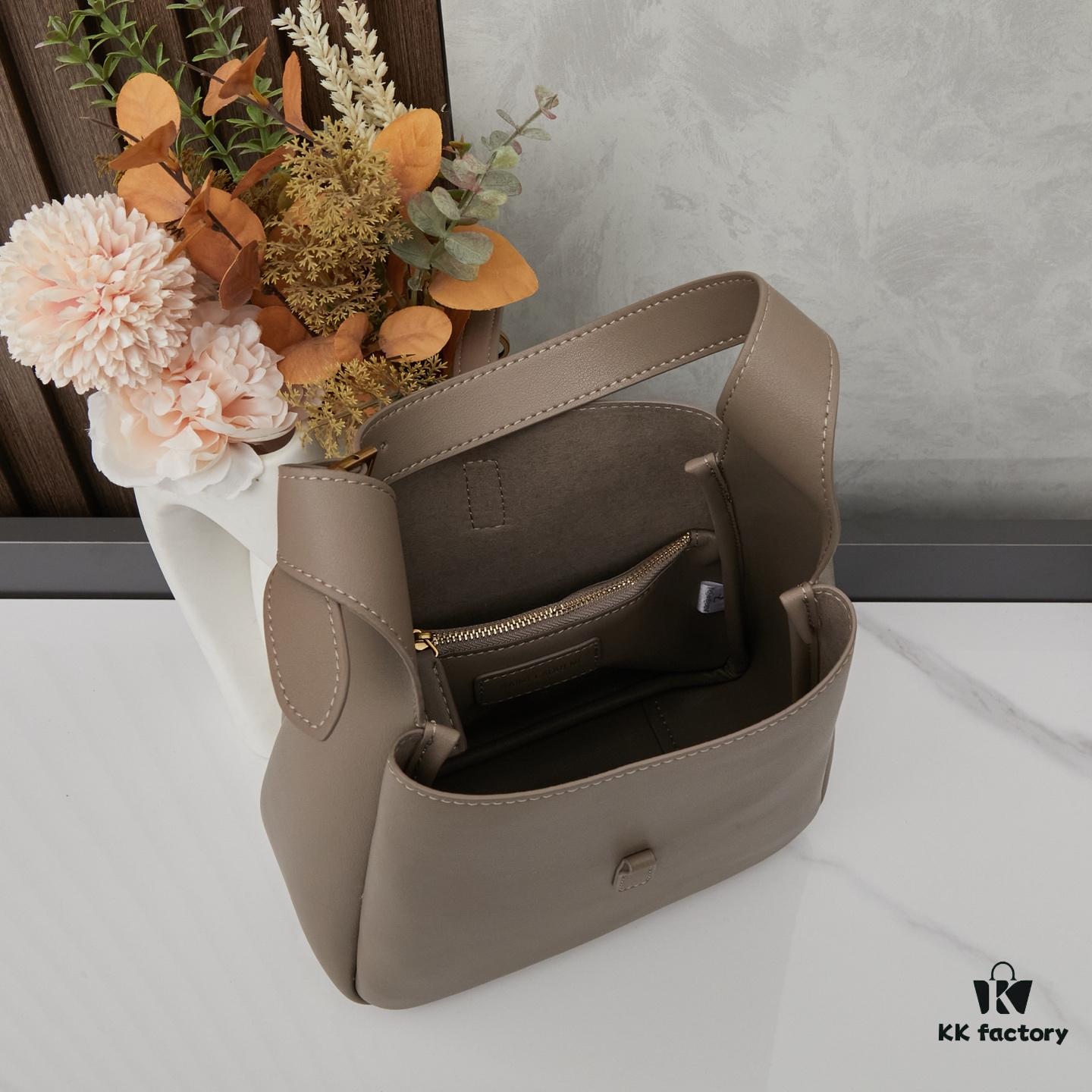 New YSL Shoulder Bag, Soft and Stylish, Perfect for Everyday Use