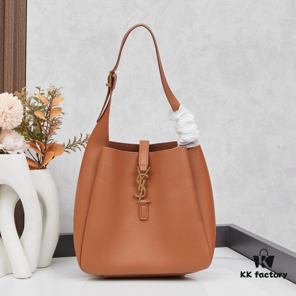 New YSL Shoulder Bag, Versatile and Stylish