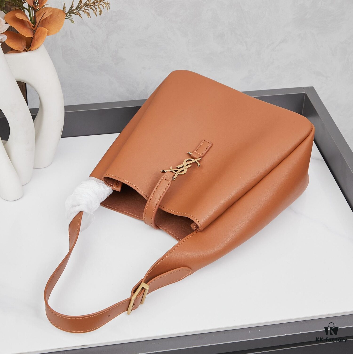 New YSL Shoulder Bag, Versatile and Stylish