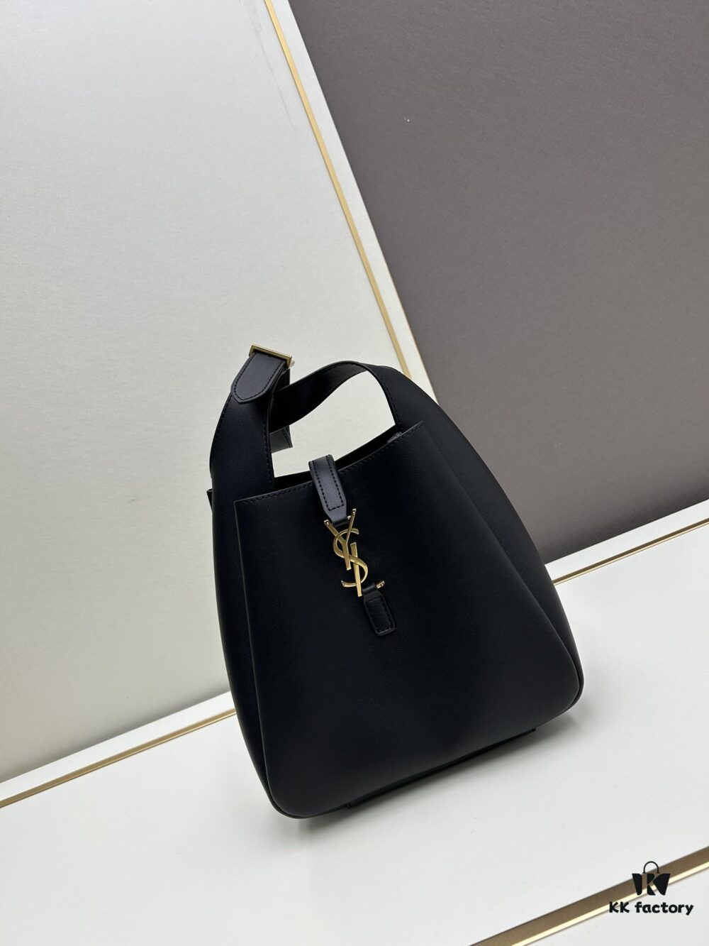 New YSL Shoulder Bag, Soft and Stylish, Perfect for Everyday Use