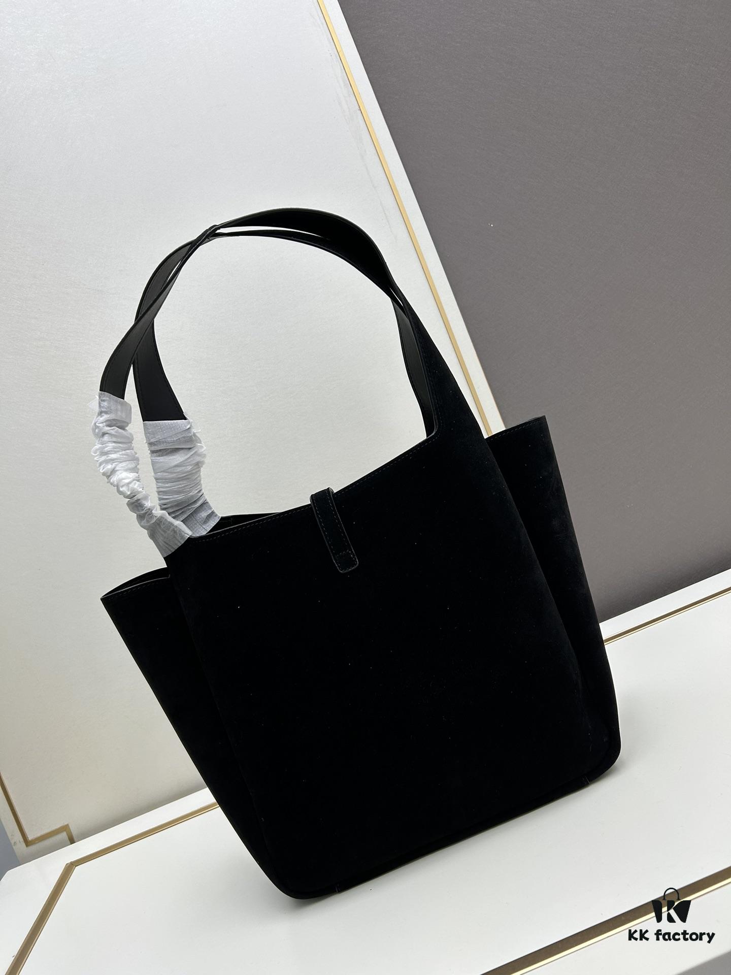 New Arrival with Box 💰 2024 Autumn/Winter Le Bea. Suede Gold Leaf BEA Tote Bag