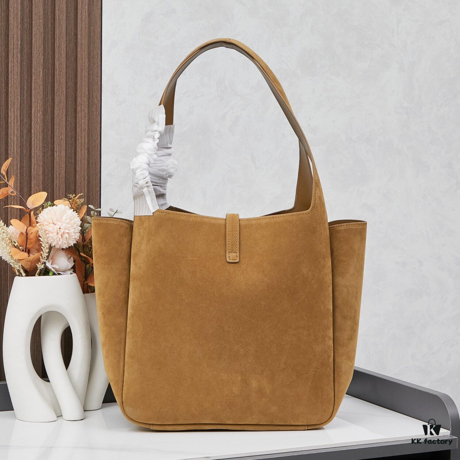 New Arrival with Box 💰 Autumn-Winter 2024 Le Bea. Suede Gold Leaf Color ||| BEA Tote Bag