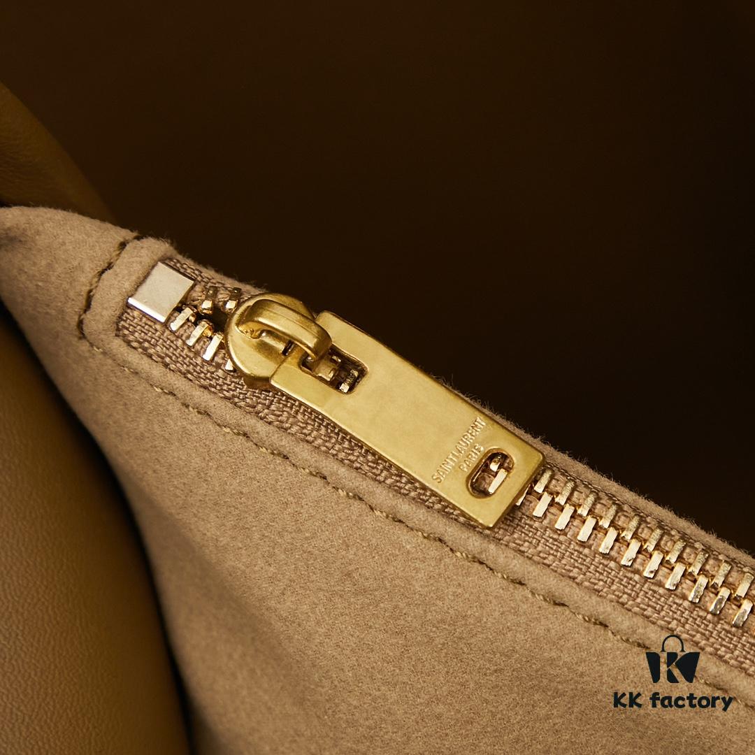 New Arrival with Box 💰 Autumn-Winter 2024 Le Bea. Suede Gold Leaf Color ||| BEA Tote Bag