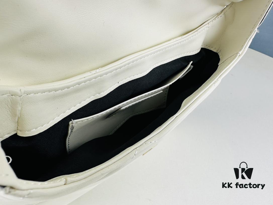 New Arrival with Box 💰 From Rosé's Back View, See How Beautiful the YSL Trapezoid Shoulder Bag Is! ||| Gold Logo + Diamond Quilted Trapezoidal Silhouette