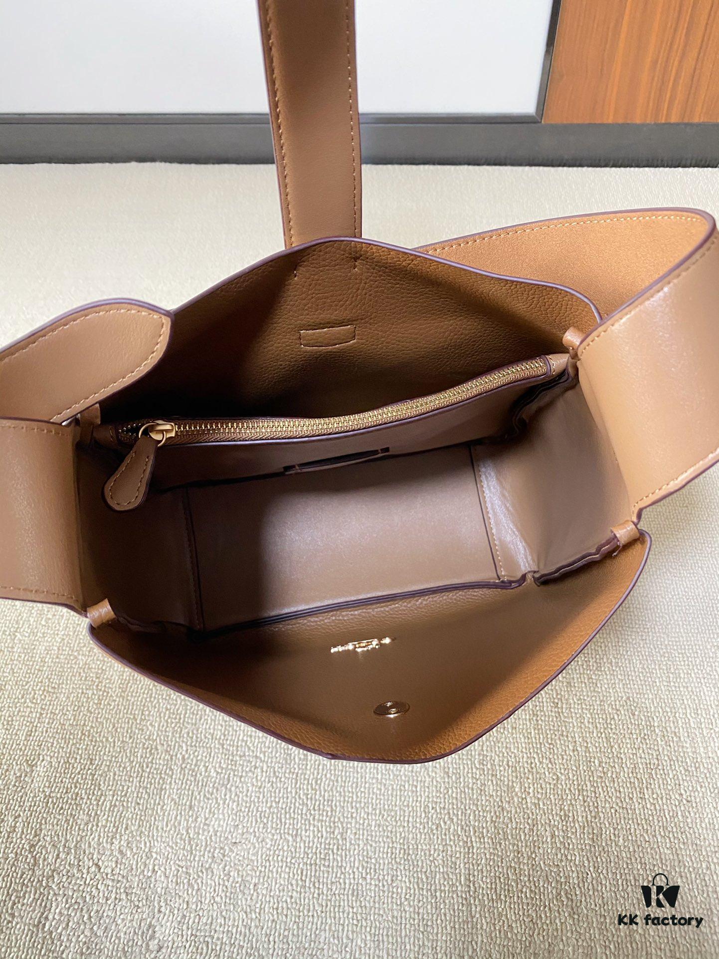 YSL Hobo Style Bag with Detachable Strap, Effortlessly Chic and Full of Sophistication