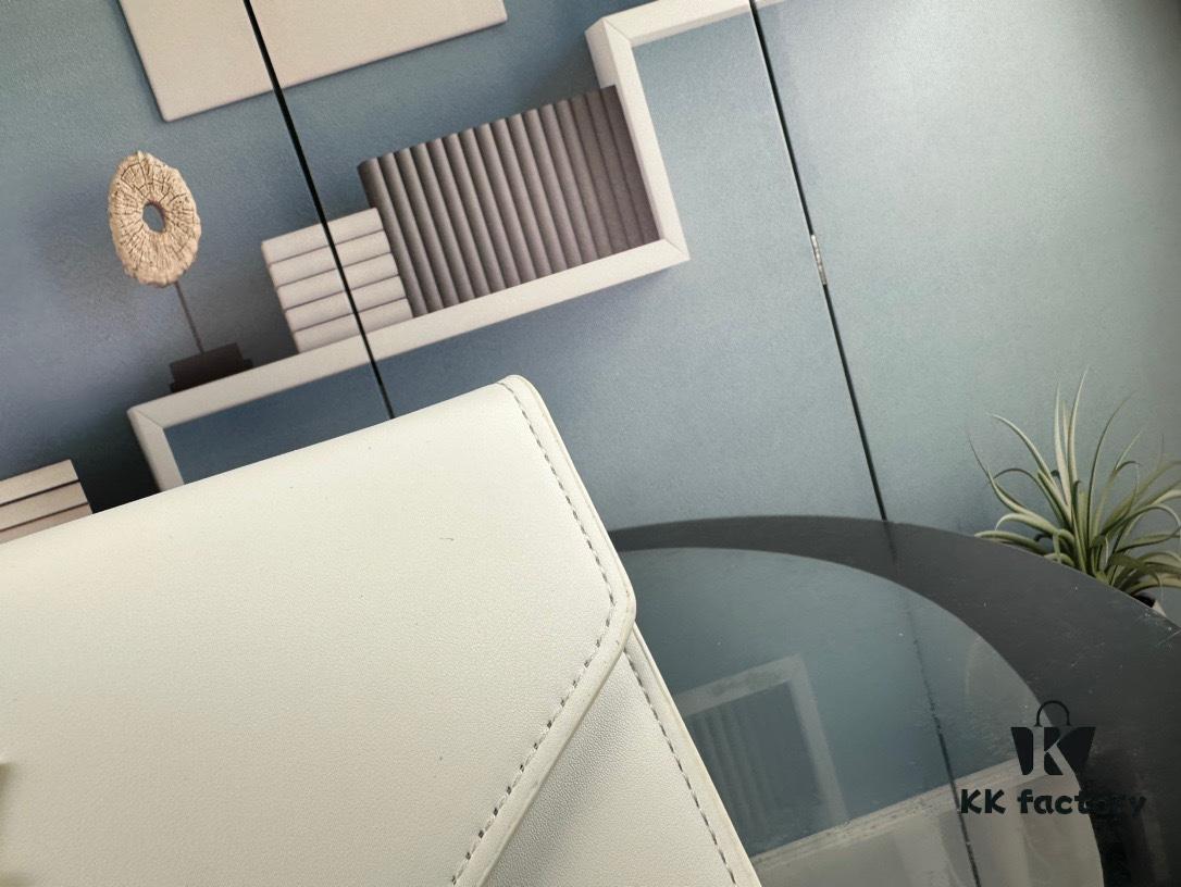 New Arrival with Box 💰 YSL Saint Laurent Mini Envelope Bag