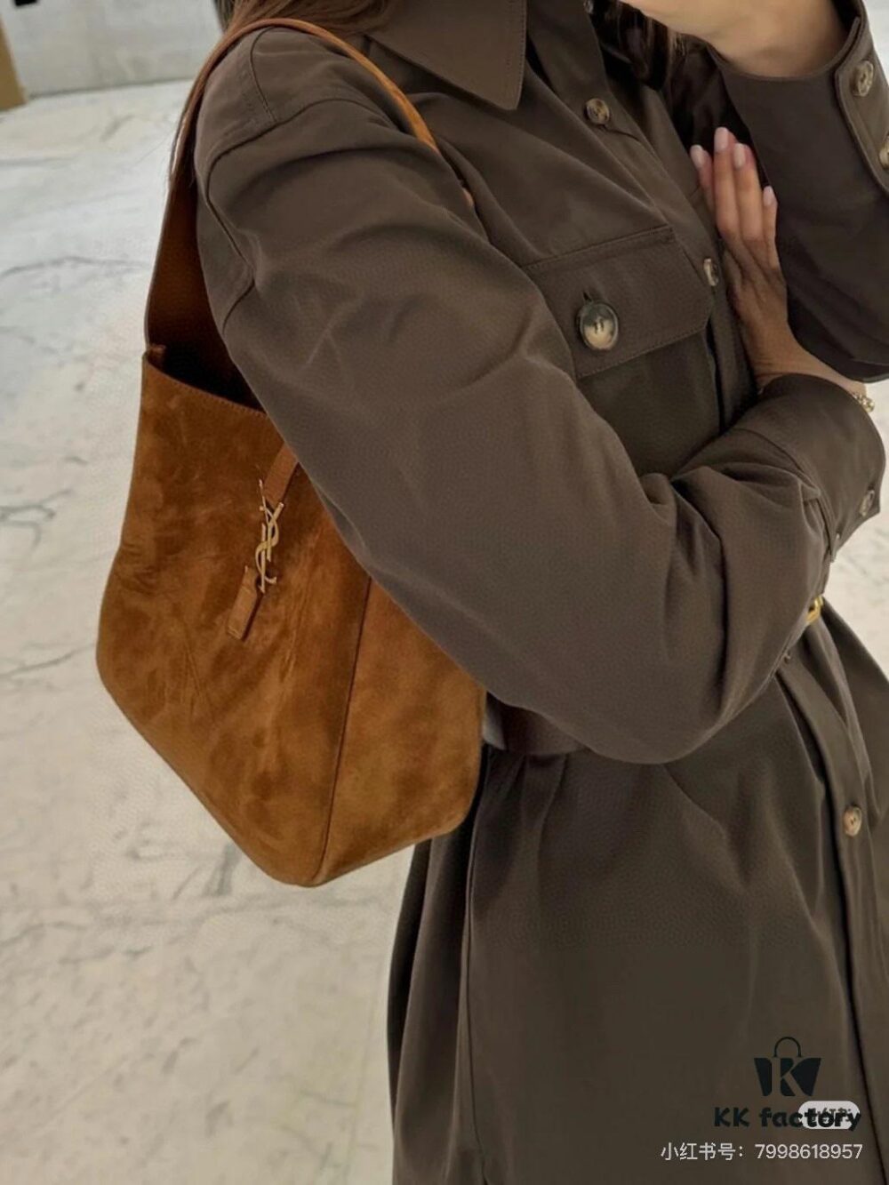 Large-sized New Arrival with Box – This Matte Brown-Gold Oversized Bag Exudes Autumn-Winter Charm and Is Simply Irresistible!